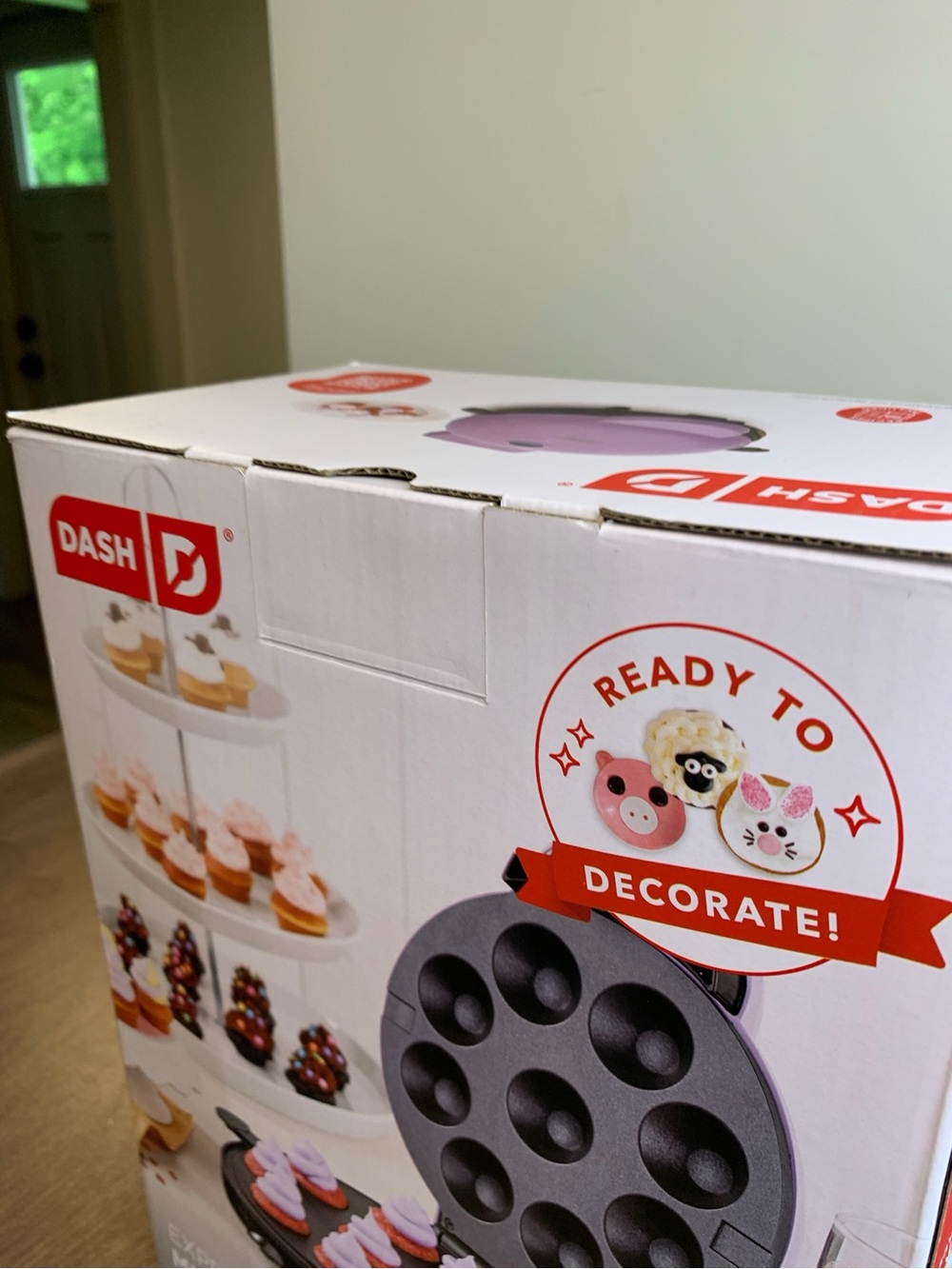 Dash Express Mini Cupcake Maker - Picture 3 of 6